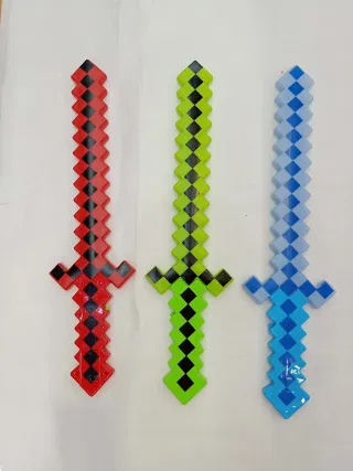 Меч из Minecraft из пенопласта