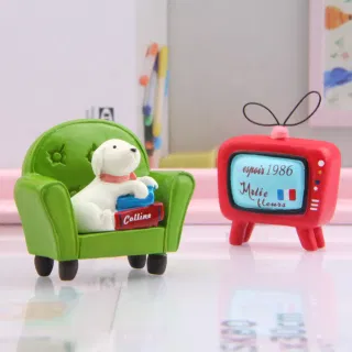 Фигурка собаки на диване для декора террариума