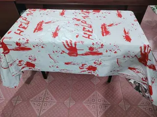 Скатерть с кровавыми отпечатками для Хэллоуина
