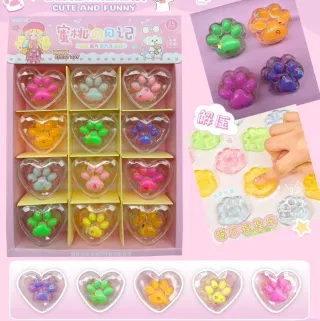Squeeze, Sequins Cat Paw White