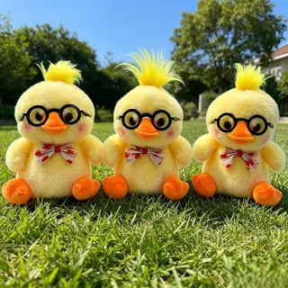 Мягкая игрушка утёнок в очках и бабочке