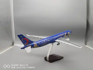 Модель самолета Airbus A330-200 в стиле Disney 47см, 1:135
