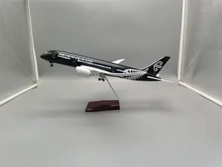 Модель самолета Boeing 787 Air New Zealand 43 см