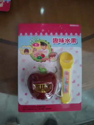 Мини-игрушка для кормления "Вишенка"