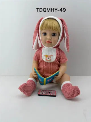 Интерактивная кукла с качающейся головой